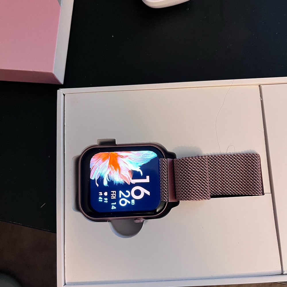 Pink Smart Watch Box - Picture 2 of 3